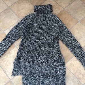 ‘Devoted’ long black/white sweater